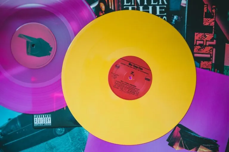 Photo Revoluția vinyl-ului: Renovarea și redescoperirea magiei muzicii pe discuri de vinil