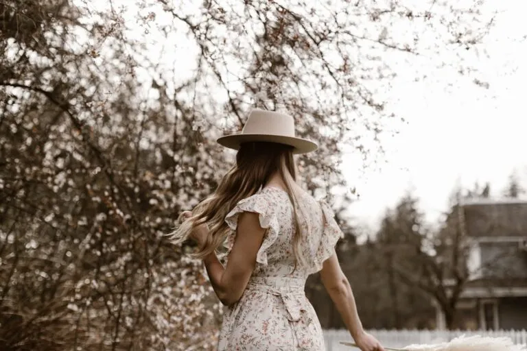 Cum să îți alegi piesele vintage în funcție de stilul personal Photo Vintage dress