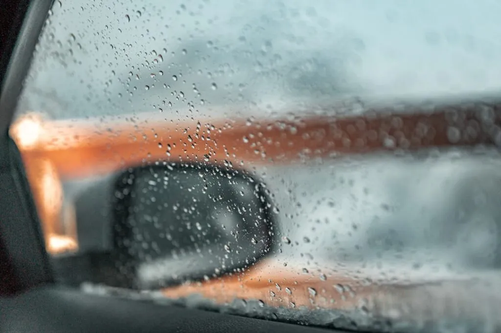 Cum să protejezi mașina de intemperii Photo protect car from weather