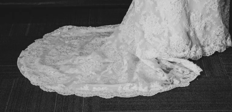 Photo cleaning delicate lace dresses