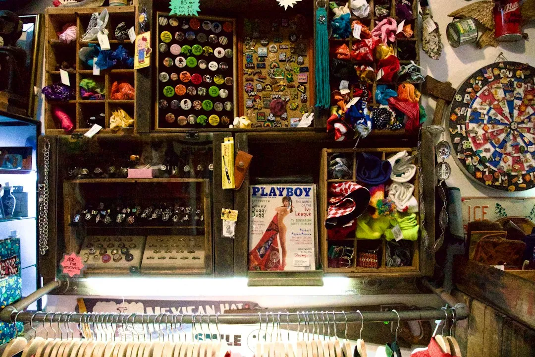 Photo vintage jewelry collection