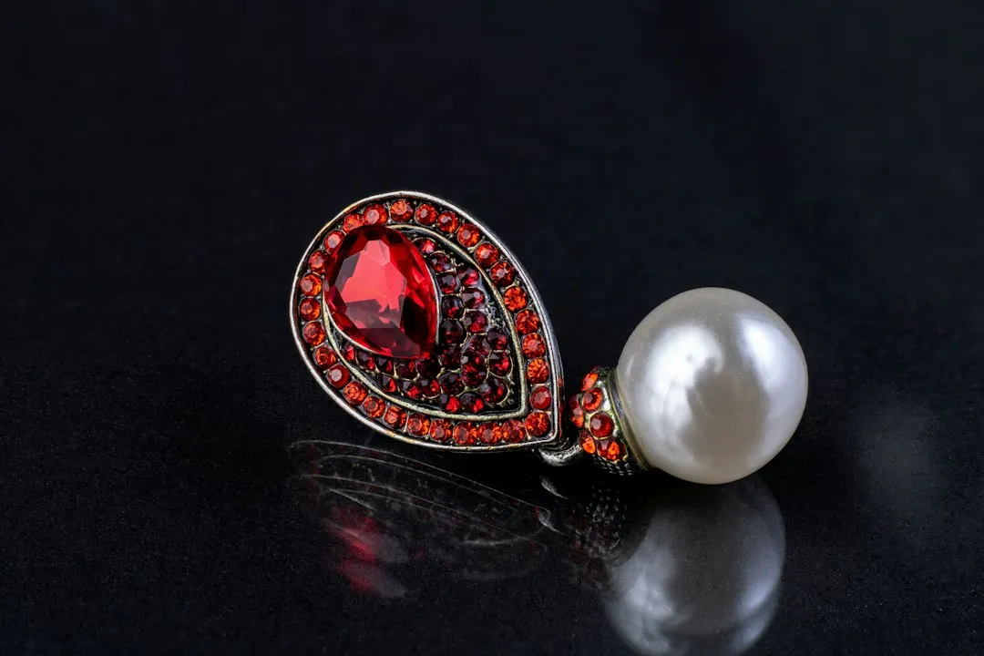 Photo casual natural pearl jewelry styling