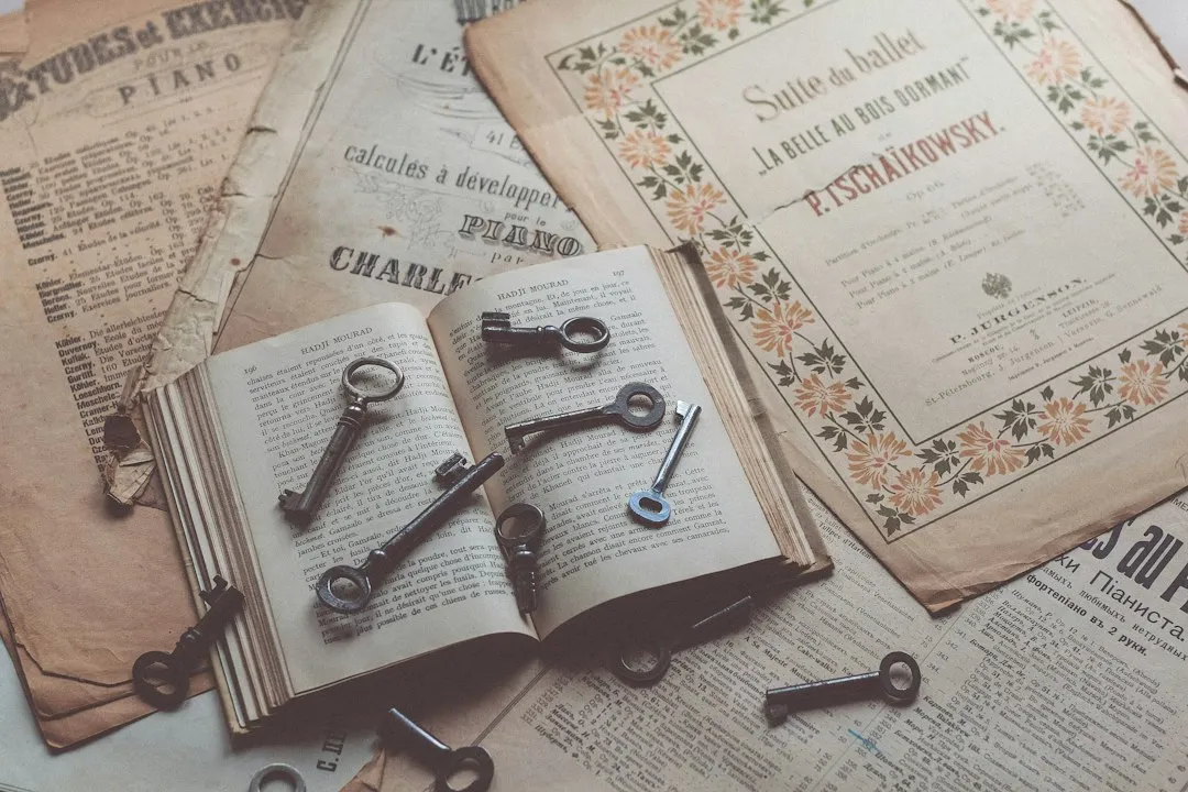 Photo authentic vintage antique identification guide
